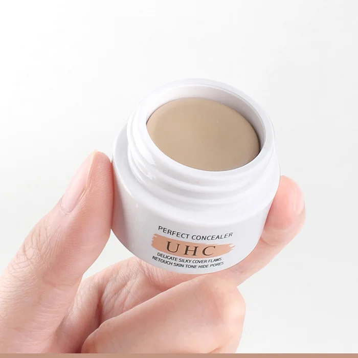 Corrector resistente al agua de larga duración