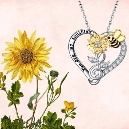 🌻Heart-shaped sunflower bee necklace for Mom or Grandmothers