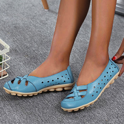 Summer flat hollow sandals show the elegant style of summer.