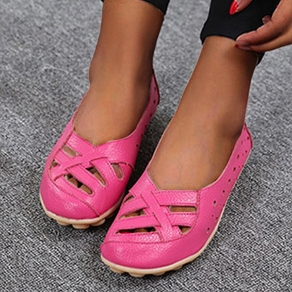 Summer flat hollow sandals show the elegant style of summer.
