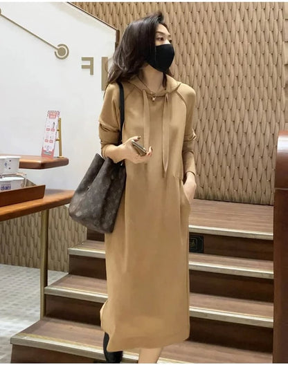 Robe ample amincissante à capuche 