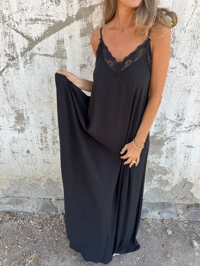 New Arrival Hot Sale 🔥Elegant V-Neck Maxi Dress with Spaghetti Straps and Lace for Women