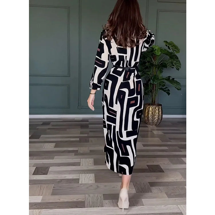 Vestido elegante de mujer ceñido a la cintura con estampado geométrico