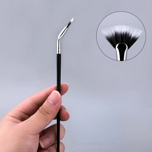 Angled Fan shaped Eyelash Brush