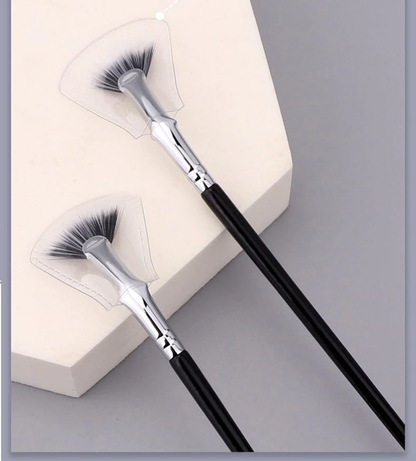 Angled Fan shaped Eyelash Brush